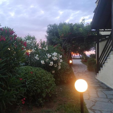 Studios Galanis Afytos Esterno foto
