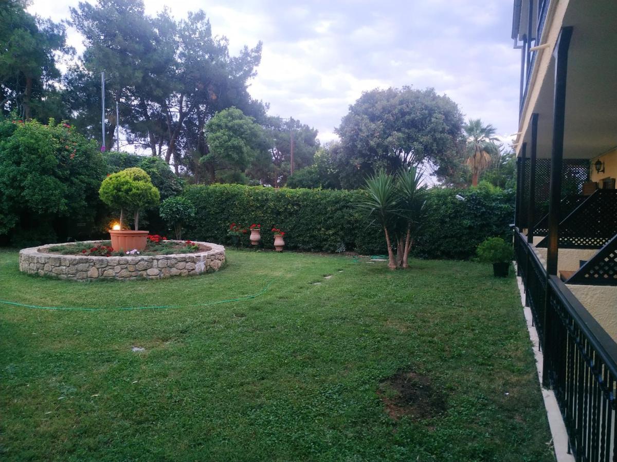 Studios Galanis Afytos Esterno foto